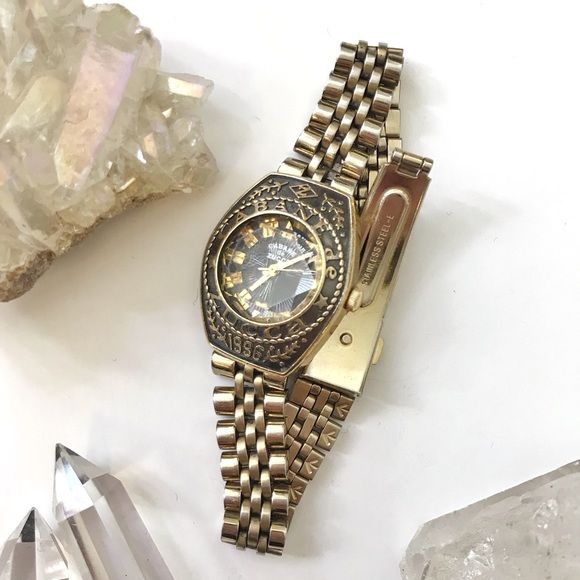 ✨Vintage Style Gold Watch✨ - Picture 2 of 4